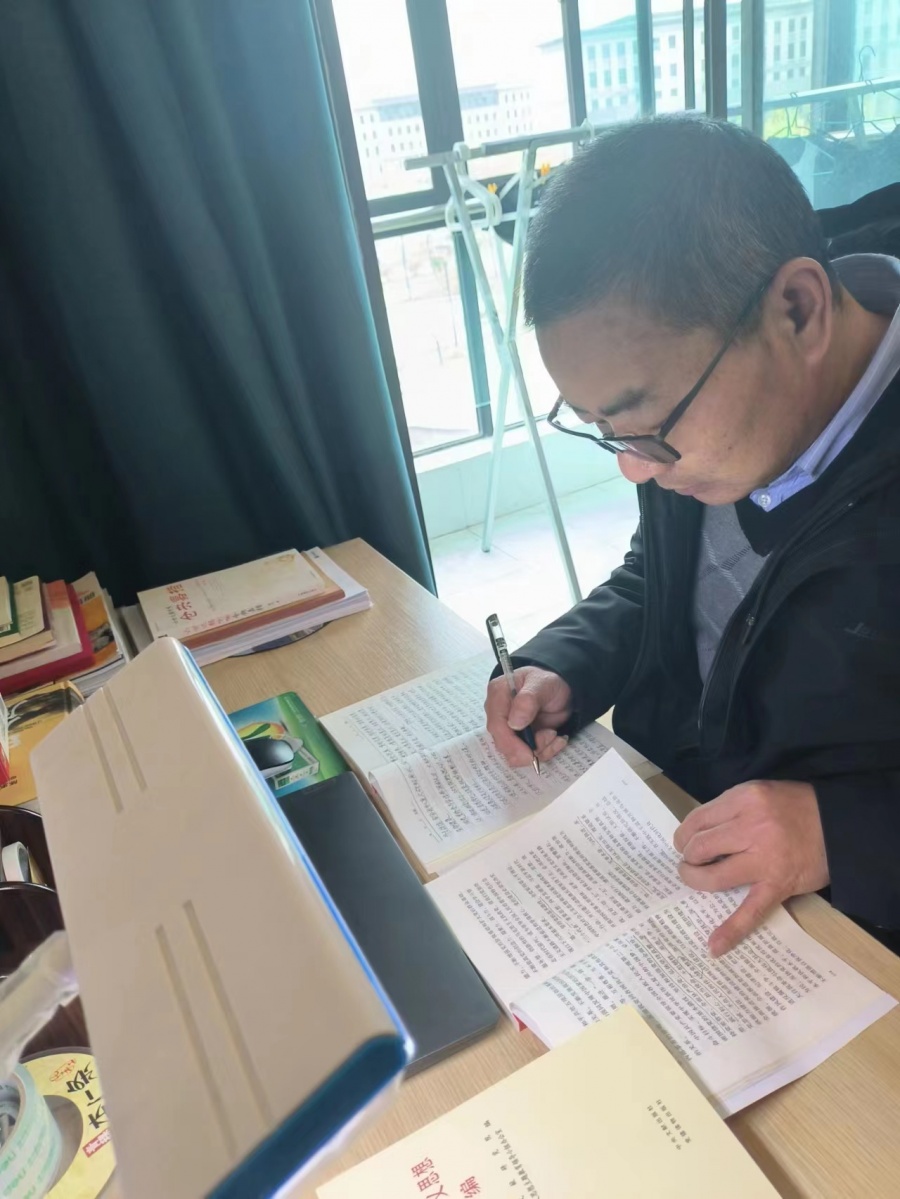 7、在宿舍堅持學(xué)習(xí)主題教育材料.jpg